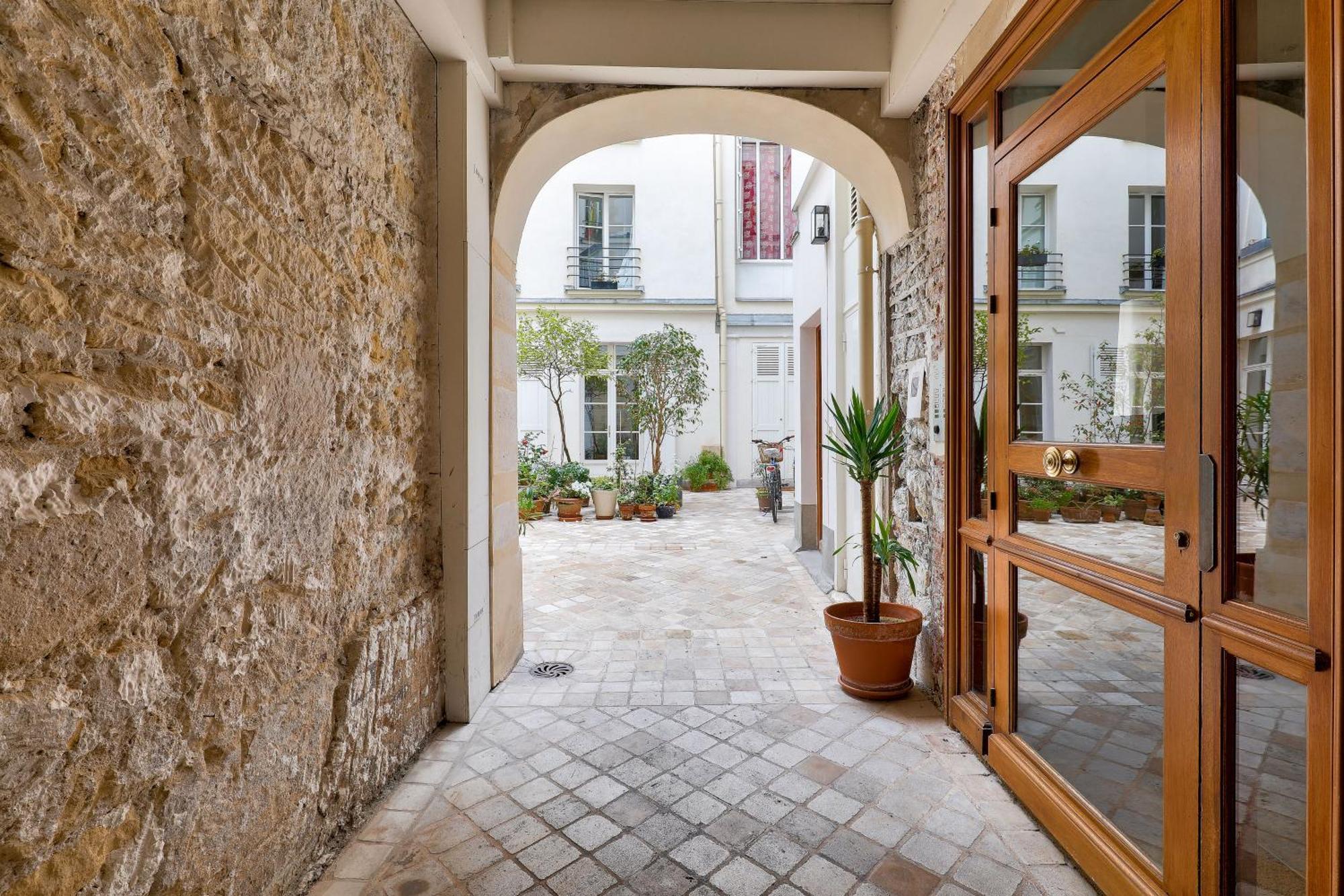 Paradise In The Center Of Paris - Le Marais Екстериор снимка