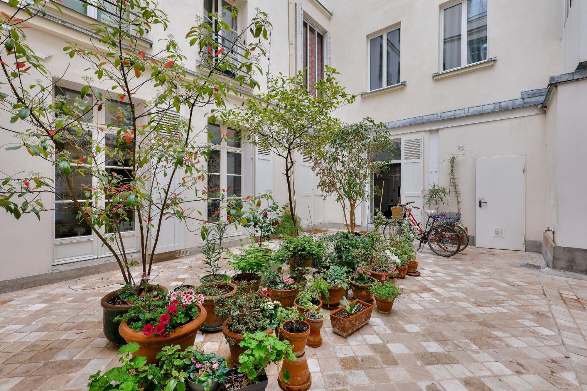 Paradise In The Center Of Paris - Le Marais Екстериор снимка