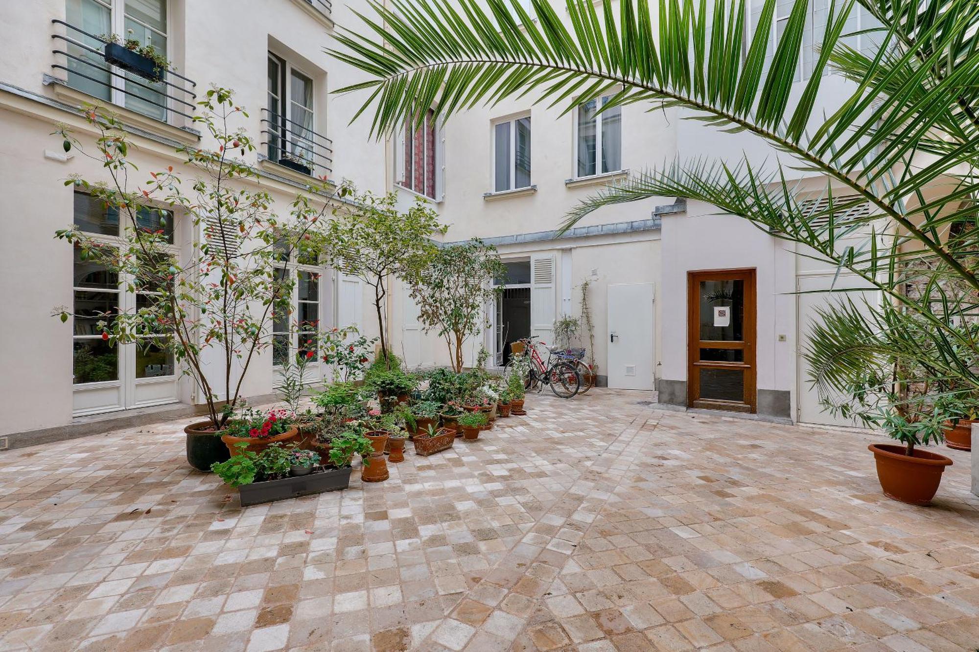 Paradise In The Center Of Paris - Le Marais Екстериор снимка
